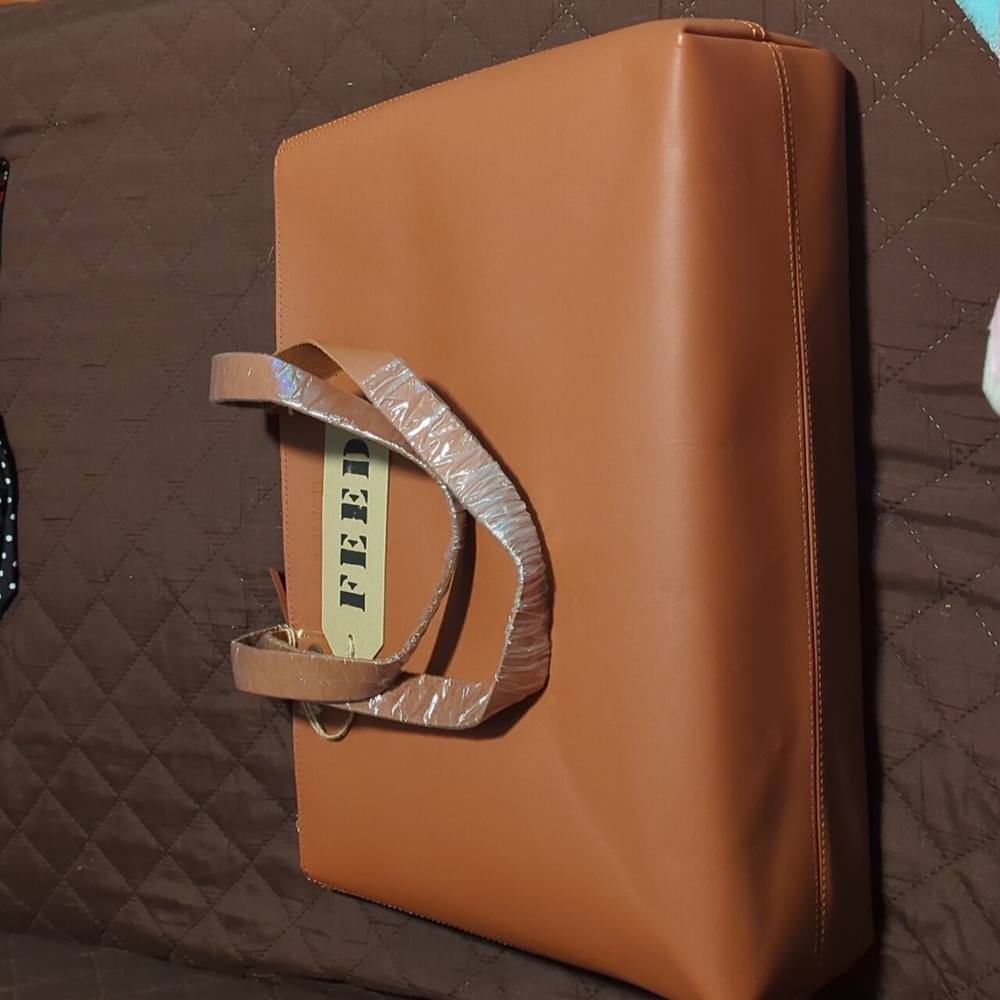 Feed Large Purse - Picture 2 of 8
